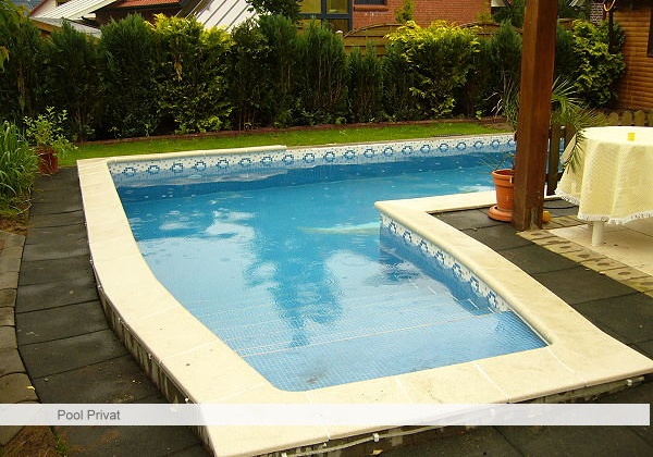 2-schwimmbad-privat-poolmosaikfliesen.jpg